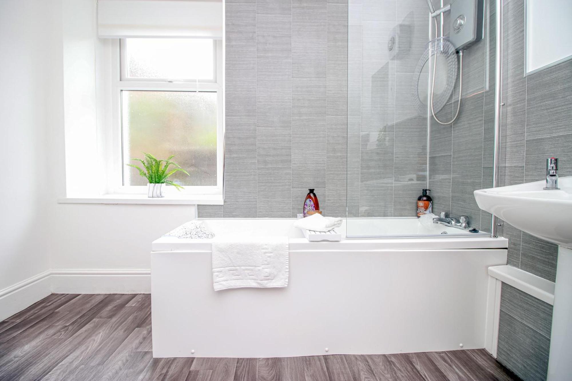 Norton Terrace Charming Home In The Beautiful Afan Forest By Staystaycations Port Talbot Luaran gambar